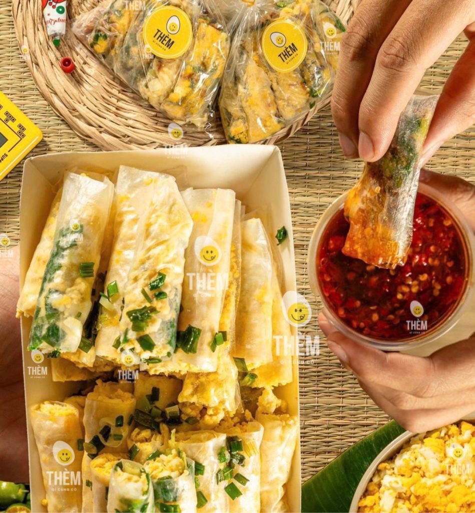 Bánh Tráng Cuốn Trứng Gà Bóp Nhuyễn